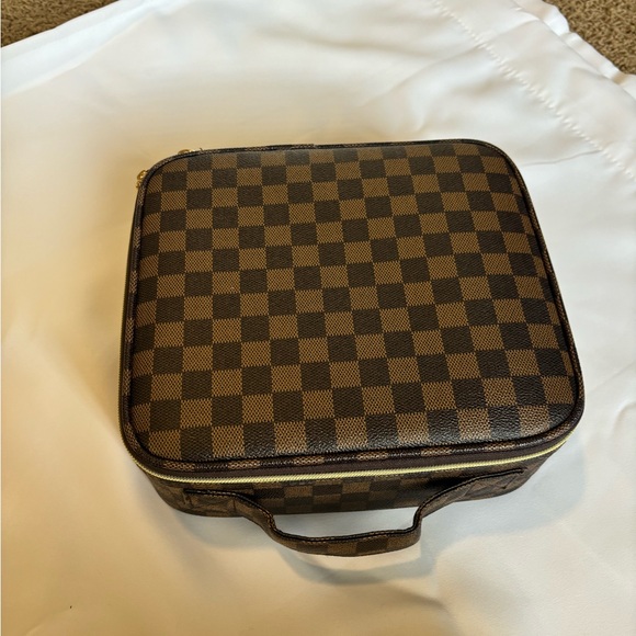 Brown Checkered Case - Picture 1 of 3